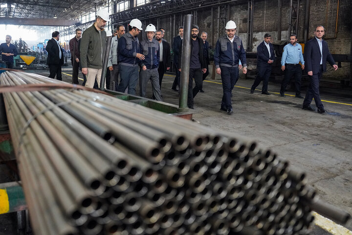 بازدید رئیس ستاد اجرایی فرمان امام از کارخانه لوله و پروفیل سپنتا