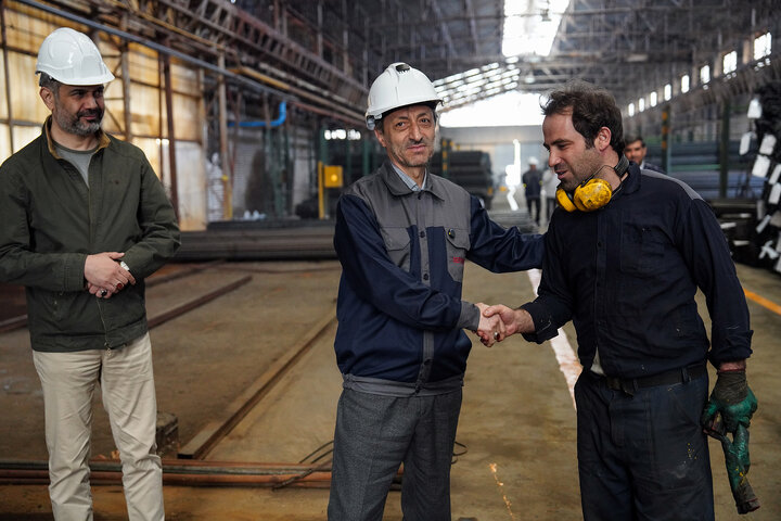 بازدید رئیس ستاد اجرایی فرمان امام از کارخانه لوله و پروفیل سپنتا