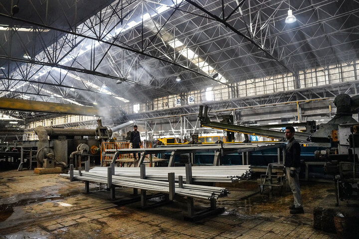 بازدید رئیس ستاد اجرایی فرمان امام از کارخانه لوله و پروفیل سپنتا