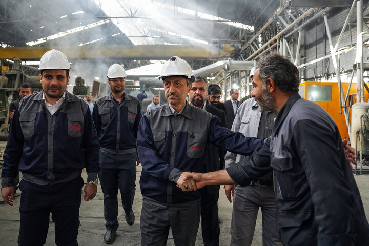 بازدید رئیس ستاد اجرایی فرمان امام از کارخانه لوله و پروفیل سپنتا