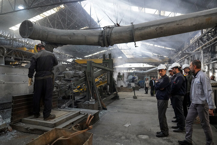 بازدید رئیس ستاد اجرایی فرمان امام از کارخانه لوله و پروفیل سپنتا