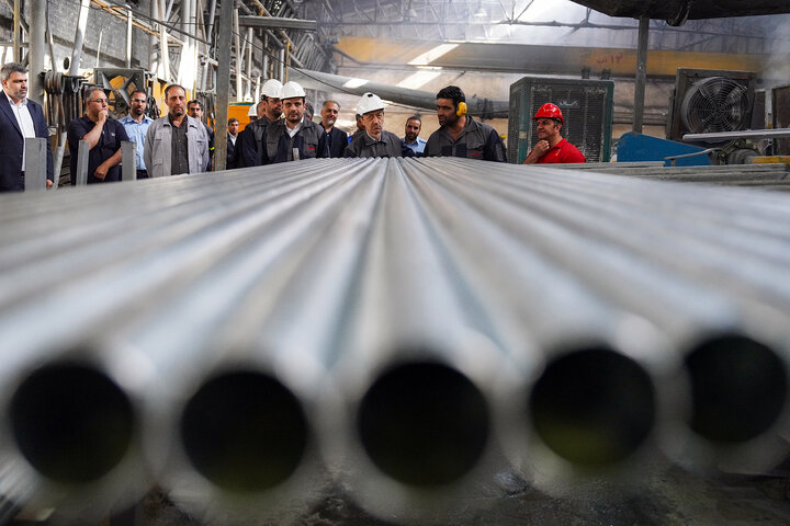 بازدید رئیس ستاد اجرایی فرمان امام از کارخانه لوله و پروفیل سپنتا