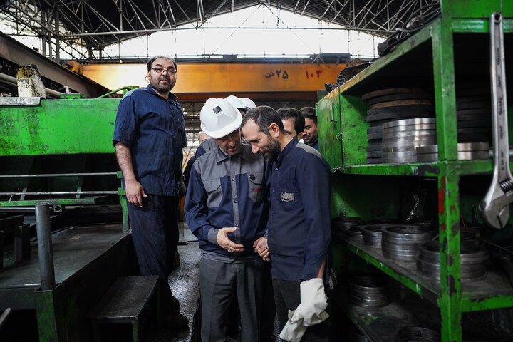 بازدید رئیس ستاد اجرایی فرمان امام از کارخانه لوله و پروفیل سپنتا