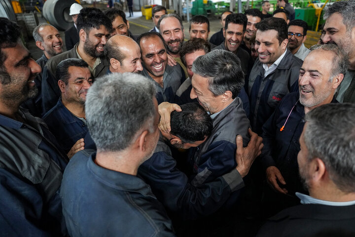 بازدید رئیس ستاد اجرایی فرمان امام از کارخانه لوله و پروفیل سپنتا