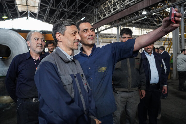 بازدید رئیس ستاد اجرایی فرمان امام از کارخانه لوله و پروفیل سپنتا