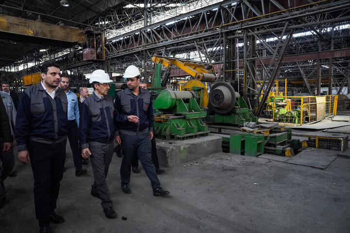 بازدید رئیس ستاد اجرایی فرمان امام از کارخانه لوله و پروفیل سپنتا
