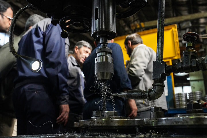 بازدید رئیس ستاد اجرایی فرمان امام از کارخانه لوله و پروفیل سپنتا