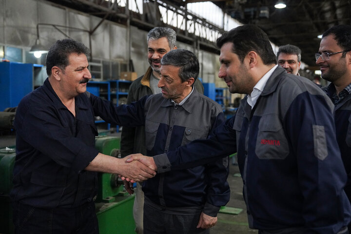 بازدید رئیس ستاد اجرایی فرمان امام از کارخانه لوله و پروفیل سپنتا