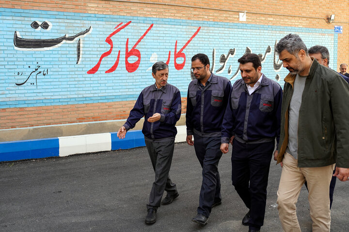 بازدید رئیس ستاد اجرایی فرمان امام از کارخانه لوله و پروفیل سپنتا