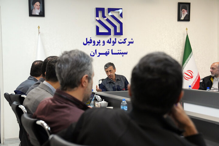 بازدید رئیس ستاد اجرایی فرمان امام از کارخانه لوله و پروفیل سپنتا
