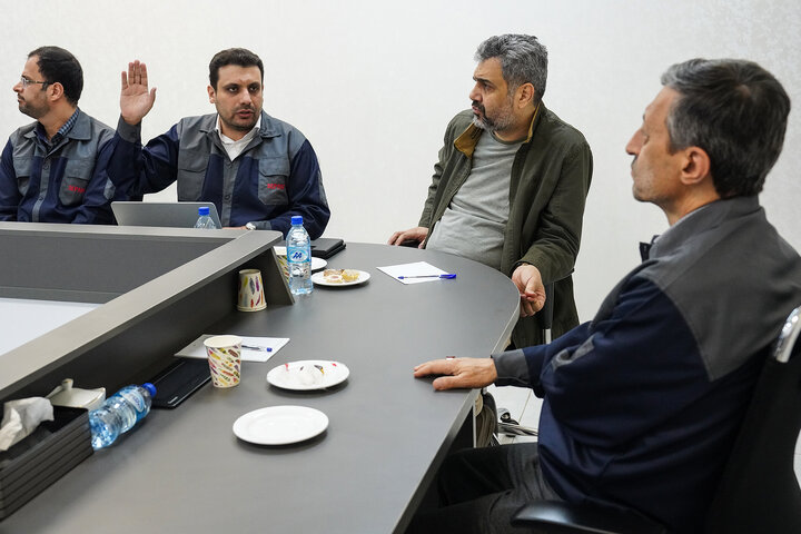 بازدید رئیس ستاد اجرایی فرمان امام از کارخانه لوله و پروفیل سپنتا