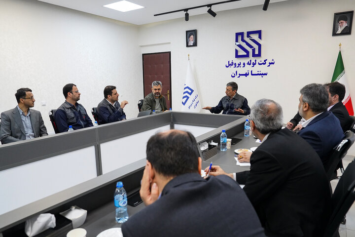 بازدید رئیس ستاد اجرایی فرمان امام از کارخانه لوله و پروفیل سپنتا