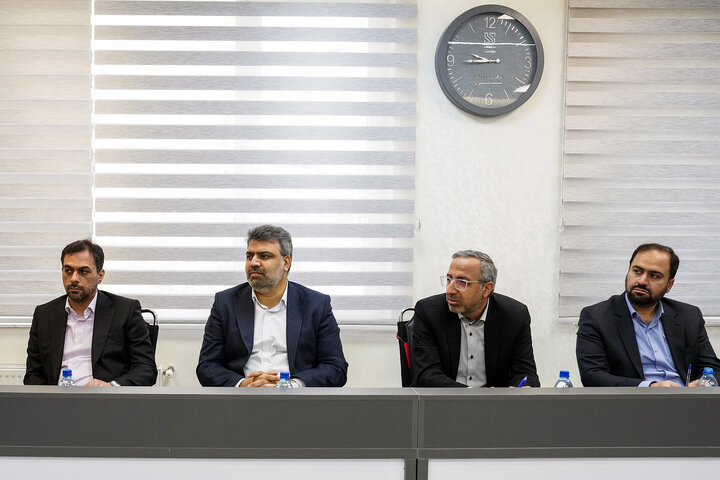 بازدید رئیس ستاد اجرایی فرمان امام از کارخانه لوله و پروفیل سپنتا