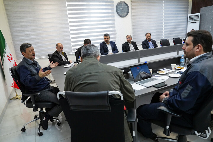 بازدید رئیس ستاد اجرایی فرمان امام از کارخانه لوله و پروفیل سپنتا