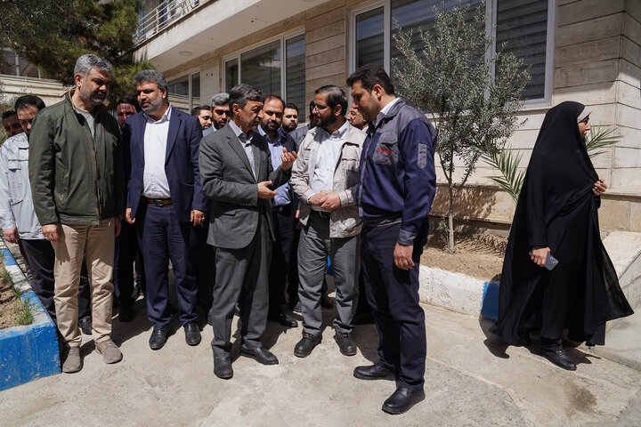 بازدید رئیس ستاد اجرایی فرمان امام از کارخانه لوله و پروفیل سپنتا