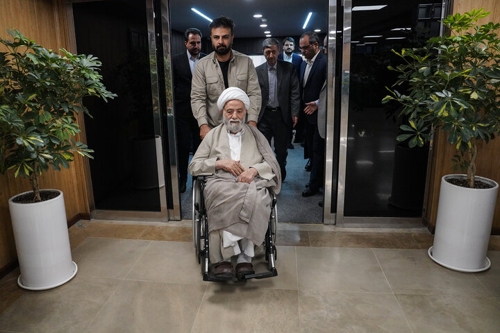 نشست سراسری مدیران ستاد اجرایی فرمان امام