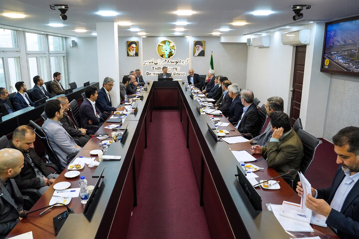 بررسی مسائل گروه توسعه انرژی تدبیر با حضور رئیس ستاد اجرایی فرمان امام