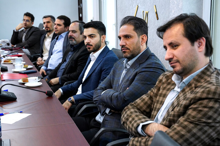 بررسی مسائل گروه توسعه انرژی تدبیر با حضور رئیس ستاد اجرایی فرمان امام