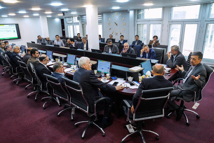 بررسی مسائل گروه توسعه انرژی تدبیر با حضور رئیس ستاد اجرایی فرمان امام