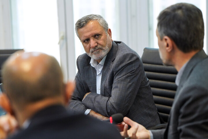 بررسی مسائل گروه توسعه انرژی تدبیر با حضور رئیس ستاد اجرایی فرمان امام