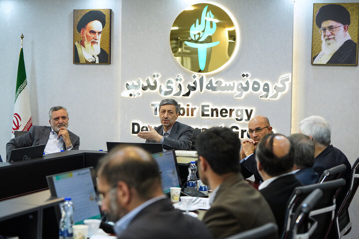 بررسی مسائل گروه توسعه انرژی تدبیر با حضور رئیس ستاد اجرایی فرمان امام