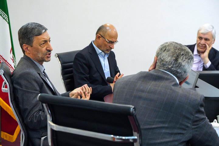 بررسی مسائل گروه توسعه انرژی تدبیر با حضور رئیس ستاد اجرایی فرمان امام