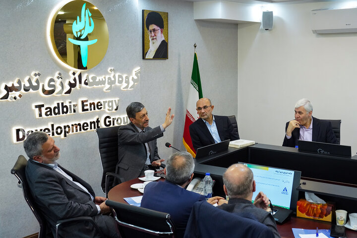بررسی مسائل گروه توسعه انرژی تدبیر با حضور رئیس ستاد اجرایی فرمان امام