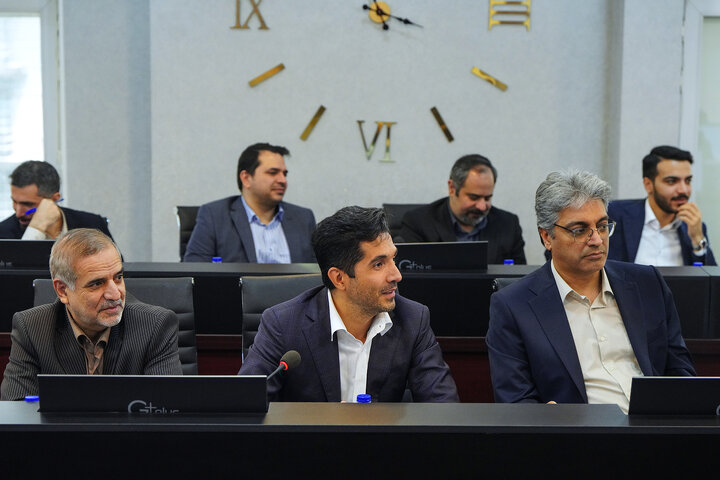 بررسی مسائل گروه توسعه انرژی تدبیر با حضور رئیس ستاد اجرایی فرمان امام