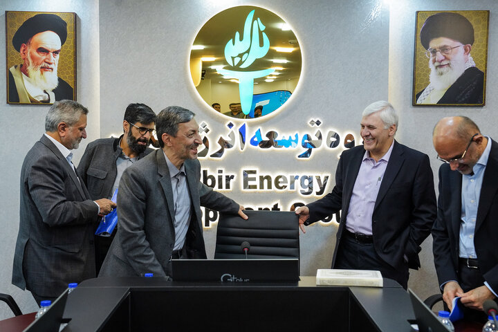 بررسی مسائل گروه توسعه انرژی تدبیر با حضور رئیس ستاد اجرایی فرمان امام