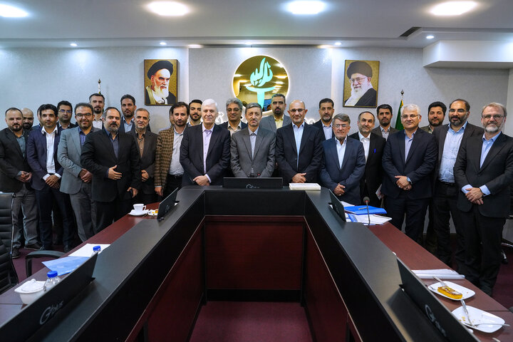 بررسی مسائل گروه توسعه انرژی تدبیر با حضور رئیس ستاد اجرایی فرمان امام