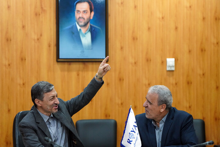 بازدید رئیس ستاد اجرایی فرمان امام از پژوهشگاه رویان