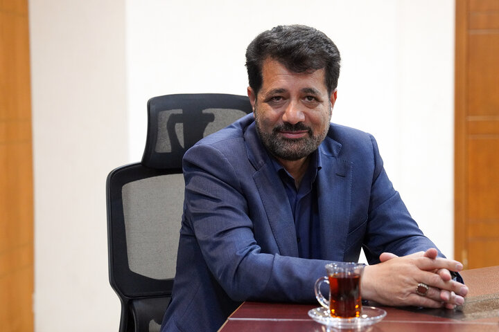 حمیدرضا عزیزی فارسانی نماینده مردم اردل، فارسان، کوهرنگ و کیار در مجلس شورای اسلامی