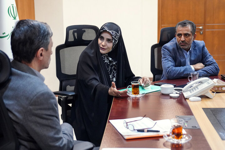 دیدار فاطمه جراره نماینده مردم بندر عباس، قشم و ابوموسی و ابوالقاسم جراره نماینده مردم تهران، ری، شمیرانات، اسلامشهر و پردیس در مجلس شورای اسلامی با رئیس ستاد اجرایی فرمان امام