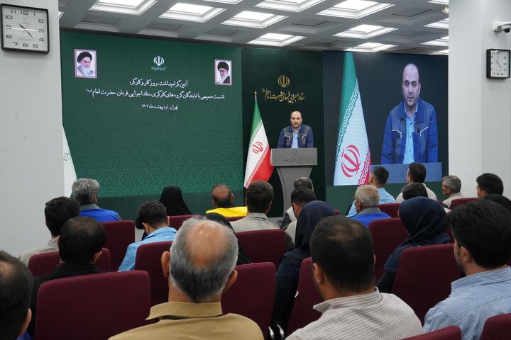 گزارش تصویری /نشست صمیمی سید پرویز فتاح، رئیس ستاد اجرایی فرمان امام با نمایندگان گروه‌های کارگری ستاد اجرایی فرمان امام