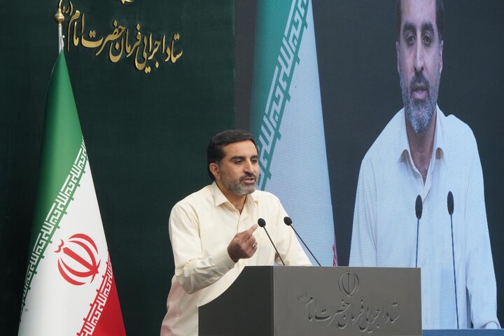 گزارش تصویری /نشست صمیمی سید پرویز فتاح، رئیس ستاد اجرایی فرمان امام با نمایندگان گروه‌های کارگری ستاد اجرایی فرمان امام