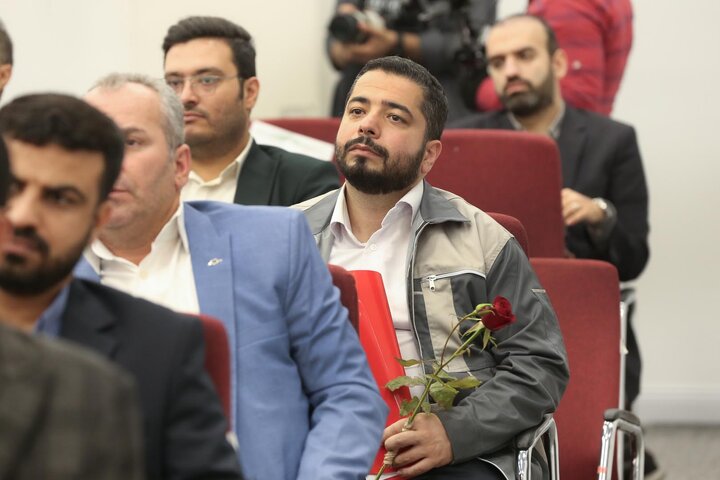 نشست صمیمی با نمایندگان گروه‌های کارگری ستاد اجرایی فرمان امام