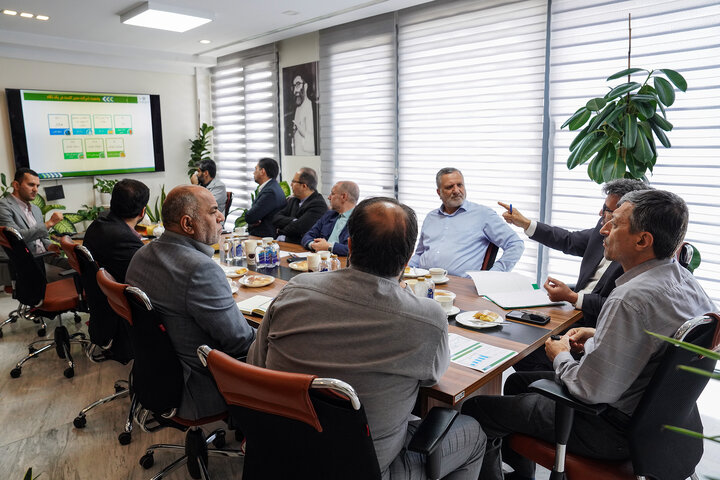 بررسی وضعیت طرح‌های کشاورزی و دامپروری ستاد در بازدید فتاح از شرکت گسترش توسعه‌گری پردیس