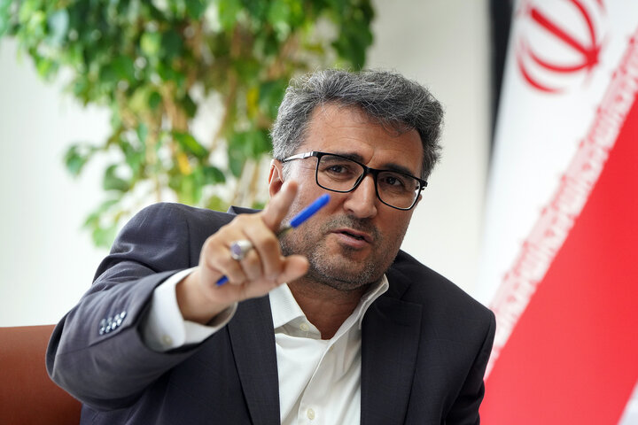 بررسی وضعیت طرح‌های کشاورزی و دامپروری ستاد در بازدید فتاح از شرکت گسترش توسعه‌گری پردیس