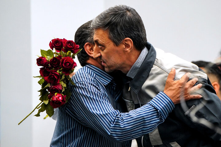 نشست صمیمی با نمایندگان گروه‌های کارگری ستاد اجرایی فرمان امام