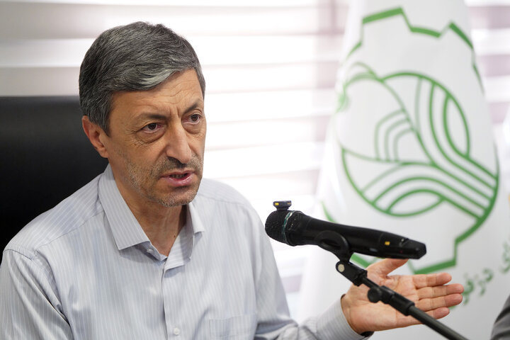 بازدید سید پرویز فتاح رییس ستاد اجرایی فرمان امام از کارخانه در حال ساخت قند شهدای دزفول