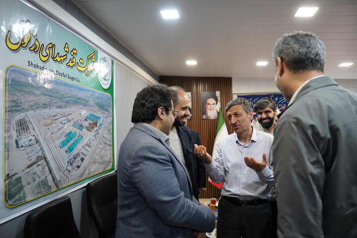 بازدید سید پرویز فتاح رییس ستاد اجرایی فرمان امام از کارخانه در حال ساخت قند شهدای دزفول
