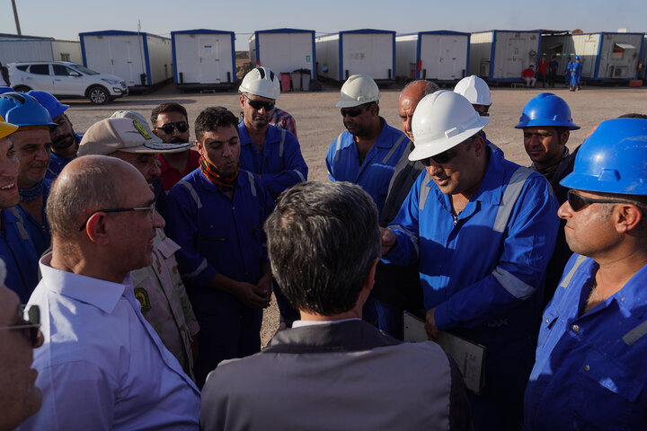 بازدید سید پرویز فتاح رئیس ستاد اجرایی فرمان امام از پروژه شرکت توسعه حفاری تدبیر در میدان نفتی آزادگان