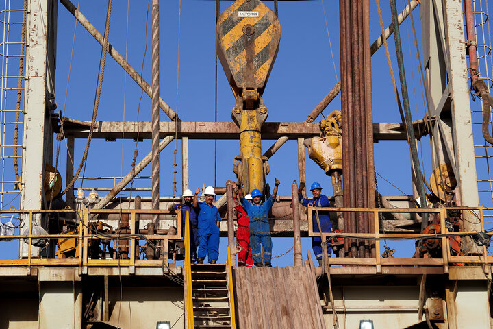 بازدید سید پرویز فتاح رئیس ستاد اجرایی فرمان امام از پروژه شرکت توسعه حفاری تدبیر در میدان نفتی آزادگان