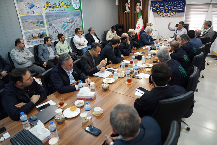 بازدید سید پرویز فتاح رییس ستاد اجرایی فرمان امام از کارخانه در حال ساخت قند شهدای دزفول