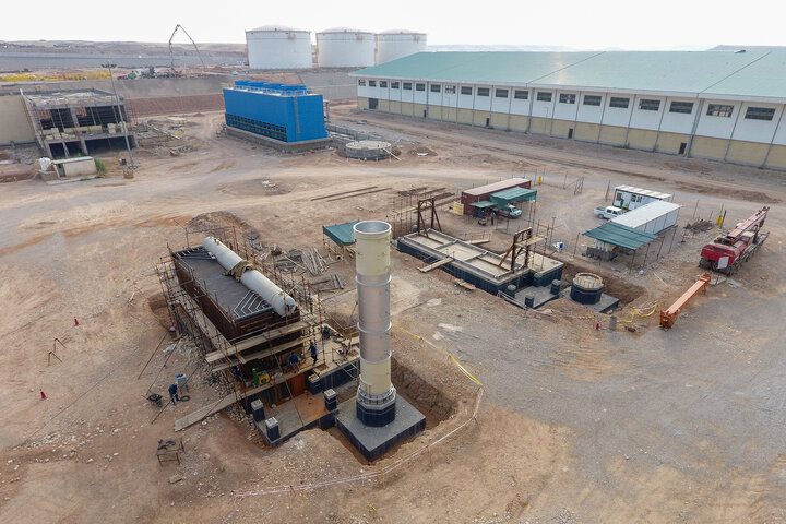 بازدید سید پرویز فتاح رییس ستاد اجرایی فرمان امام از کارخانه در حال ساخت قند شهدای دزفول