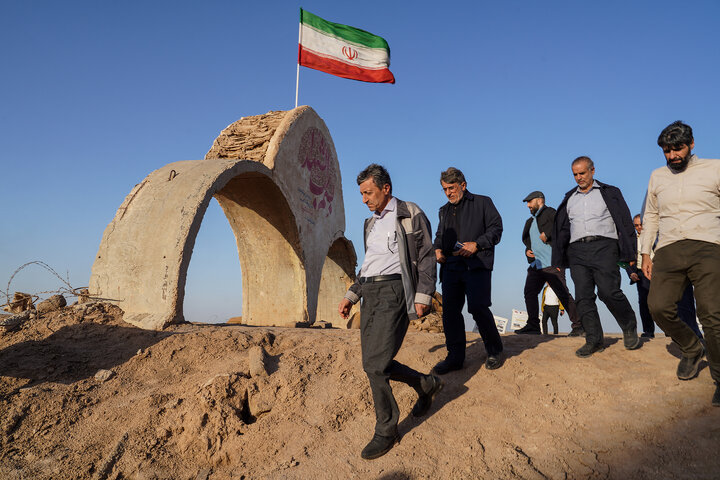 بازدید سید پرویز فتاح رئیس ستاد اجرایی فرمان امام از یادمان شهدای طلائیه 