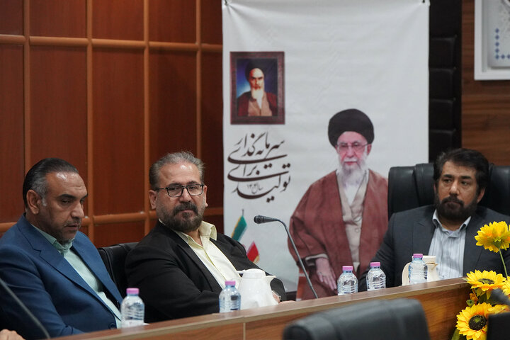 نشست سید پرویز فتاح رئیس ستاد اجرایی فرمان امام با مدیران ستاد مستقر در استان خوزستان