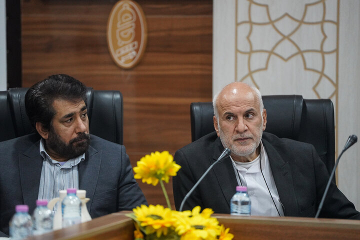 نشست سید پرویز فتاح رئیس ستاد اجرایی فرمان امام با مدیران ستاد مستقر در استان خوزستان