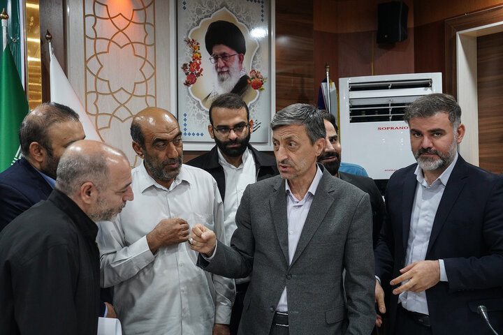 نشست سید پرویز فتاح رئیس ستاد اجرایی فرمان امام با مدیران ستاد مستقر در استان خوزستان