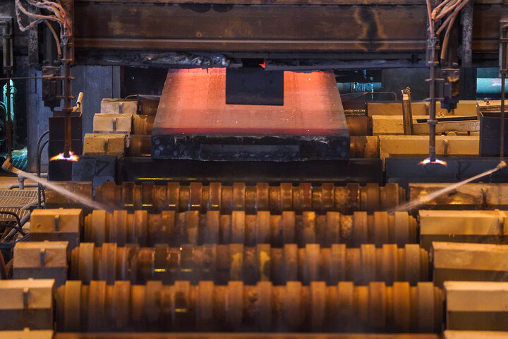 بازدید سید پرویز فتاح رئیس ستاد اجرایی فرمان امام از کارخانه فولاد جهان‌آٰرا اروند خرمشهر